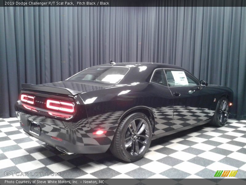 Pitch Black / Black 2019 Dodge Challenger R/T Scat Pack