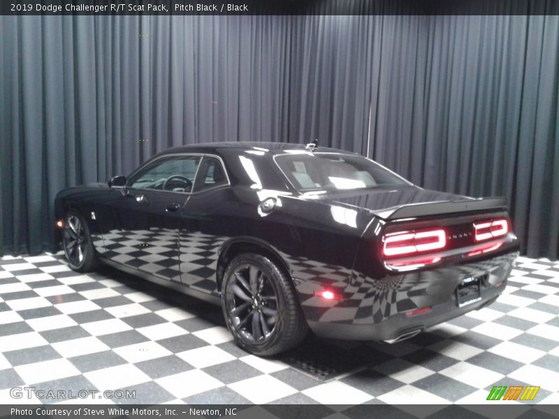 Pitch Black / Black 2019 Dodge Challenger R/T Scat Pack