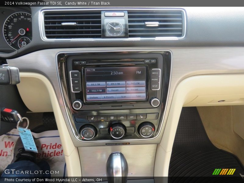 Candy White / Titan Black 2014 Volkswagen Passat TDI SE
