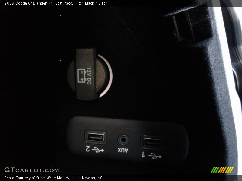 Pitch Black / Black 2019 Dodge Challenger R/T Scat Pack
