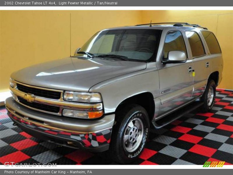 Light Pewter Metallic / Tan/Neutral 2002 Chevrolet Tahoe LT 4x4