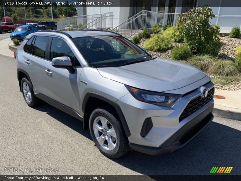 Front 3/4 View of 2019 RAV4 LE AWD Hybrid