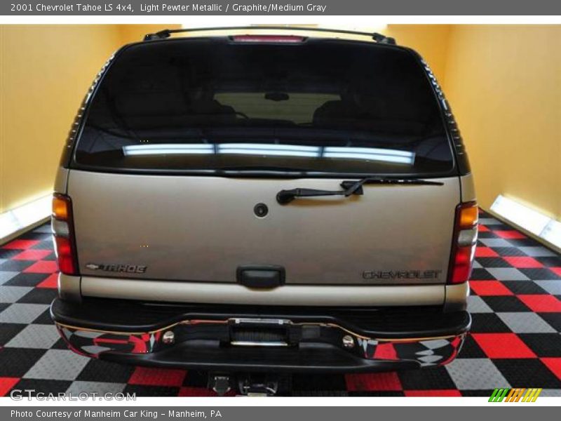 Light Pewter Metallic / Graphite/Medium Gray 2001 Chevrolet Tahoe LS 4x4