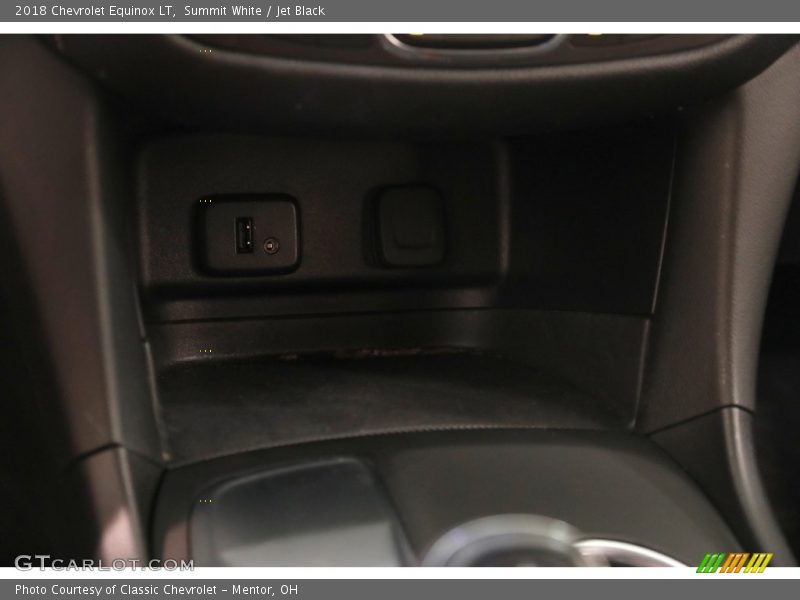 Summit White / Jet Black 2018 Chevrolet Equinox LT