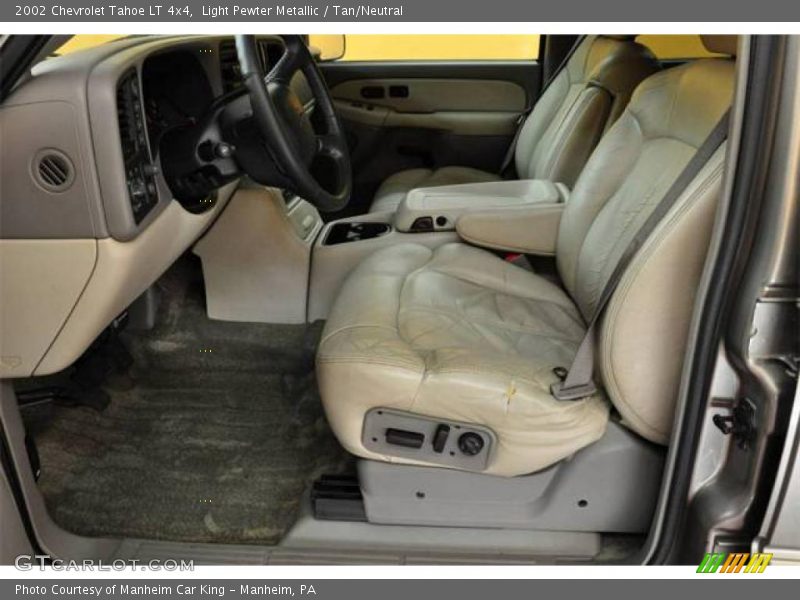 Light Pewter Metallic / Tan/Neutral 2002 Chevrolet Tahoe LT 4x4