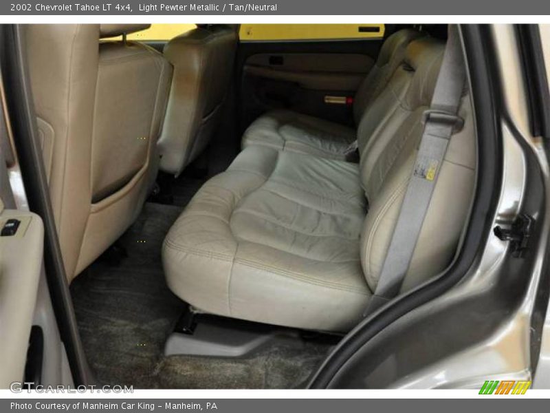 Light Pewter Metallic / Tan/Neutral 2002 Chevrolet Tahoe LT 4x4