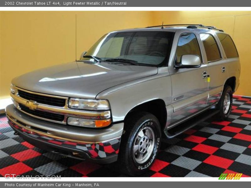 Light Pewter Metallic / Tan/Neutral 2002 Chevrolet Tahoe LT 4x4