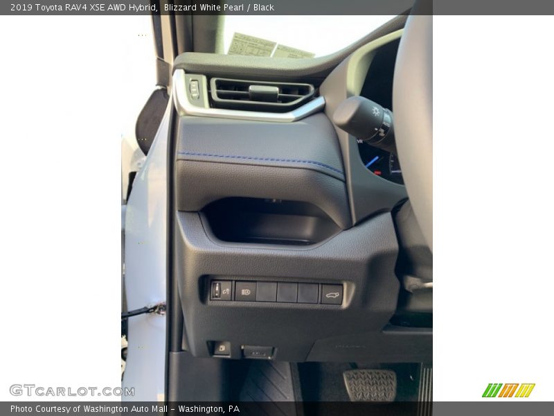 Blizzard White Pearl / Black 2019 Toyota RAV4 XSE AWD Hybrid