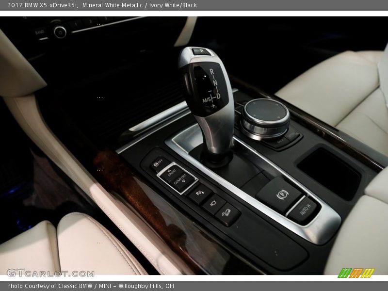 Mineral White Metallic / Ivory White/Black 2017 BMW X5 xDrive35i