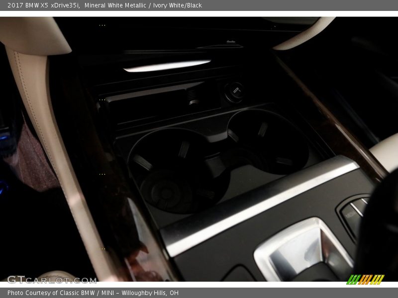 Mineral White Metallic / Ivory White/Black 2017 BMW X5 xDrive35i