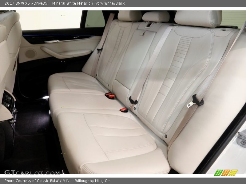 Mineral White Metallic / Ivory White/Black 2017 BMW X5 xDrive35i