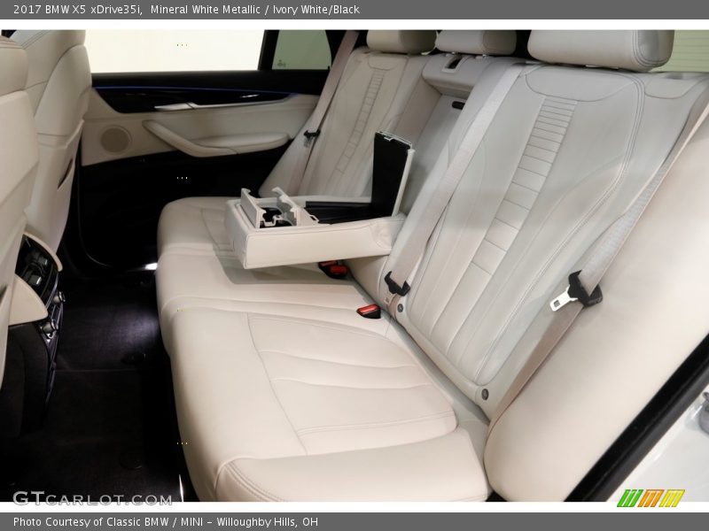 Mineral White Metallic / Ivory White/Black 2017 BMW X5 xDrive35i