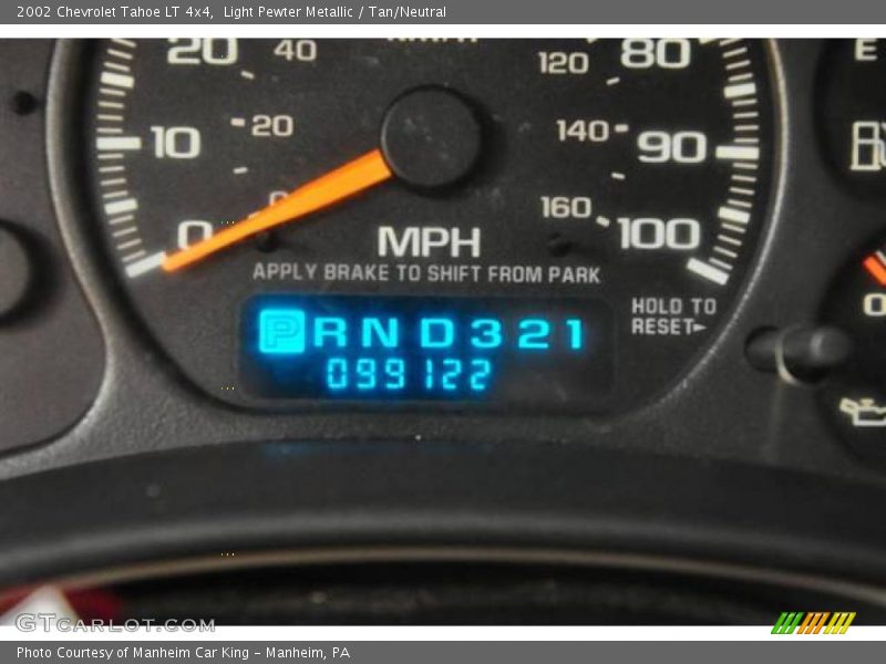Light Pewter Metallic / Tan/Neutral 2002 Chevrolet Tahoe LT 4x4