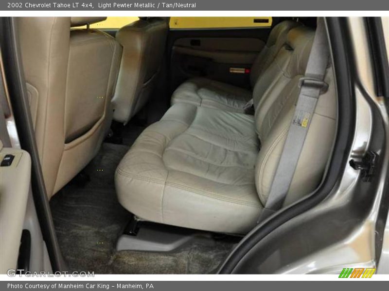 Light Pewter Metallic / Tan/Neutral 2002 Chevrolet Tahoe LT 4x4