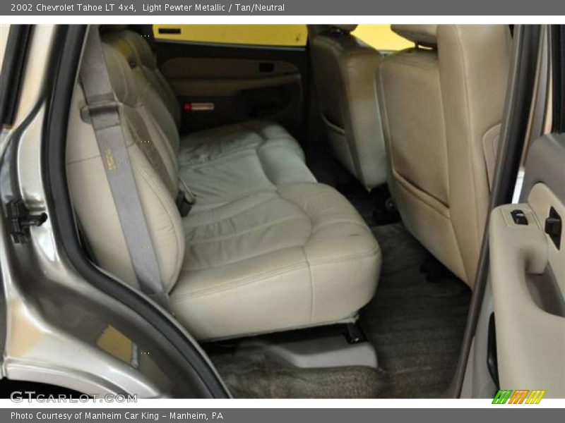 Light Pewter Metallic / Tan/Neutral 2002 Chevrolet Tahoe LT 4x4