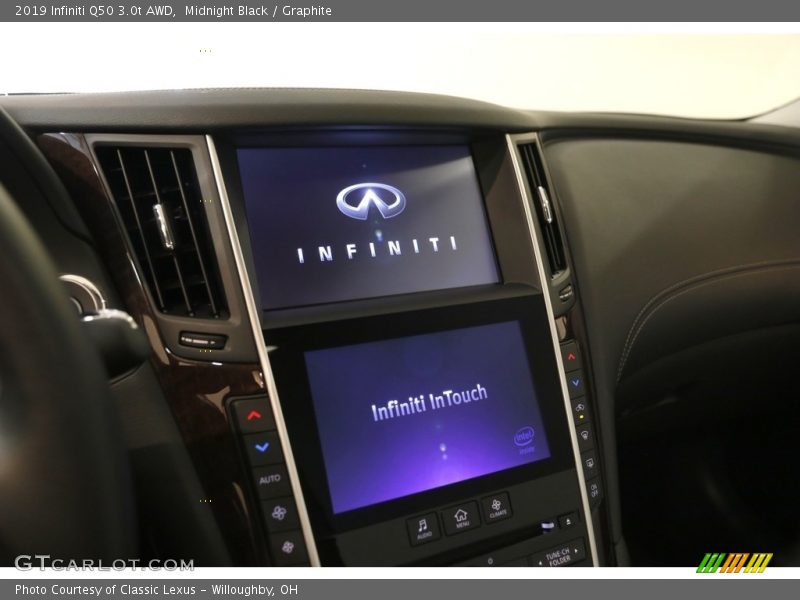Controls of 2019 Q50 3.0t AWD