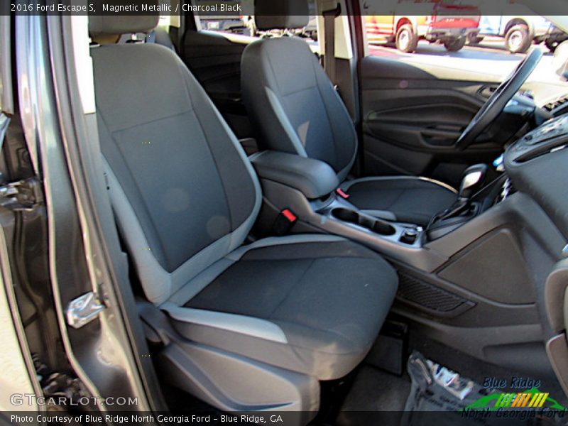 Magnetic Metallic / Charcoal Black 2016 Ford Escape S