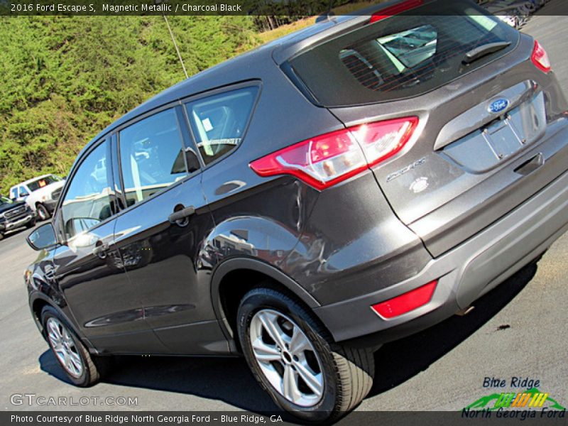 Magnetic Metallic / Charcoal Black 2016 Ford Escape S