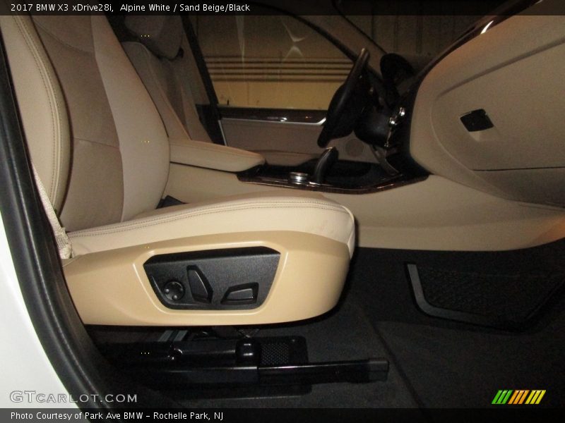 Alpine White / Sand Beige/Black 2017 BMW X3 xDrive28i