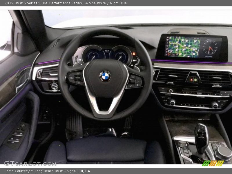 Alpine White / Night Blue 2019 BMW 5 Series 530e iPerformance Sedan