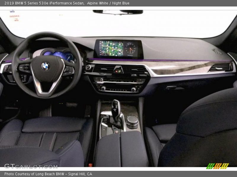 Alpine White / Night Blue 2019 BMW 5 Series 530e iPerformance Sedan