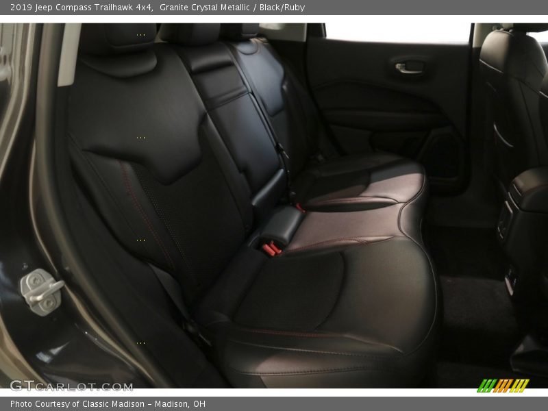 Granite Crystal Metallic / Black/Ruby 2019 Jeep Compass Trailhawk 4x4