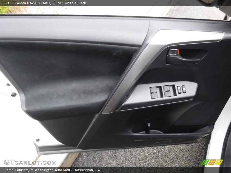 Super White / Black 2017 Toyota RAV4 LE AWD