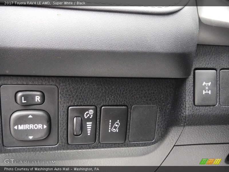 Super White / Black 2017 Toyota RAV4 LE AWD