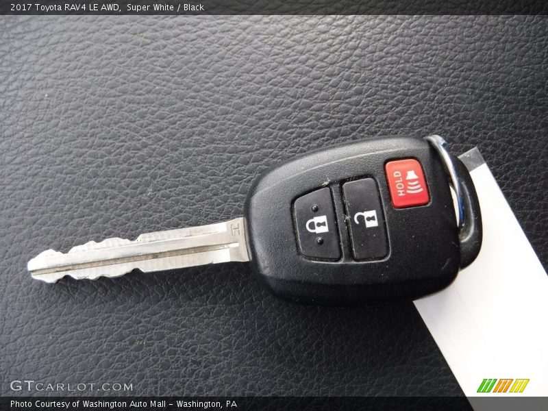 Super White / Black 2017 Toyota RAV4 LE AWD