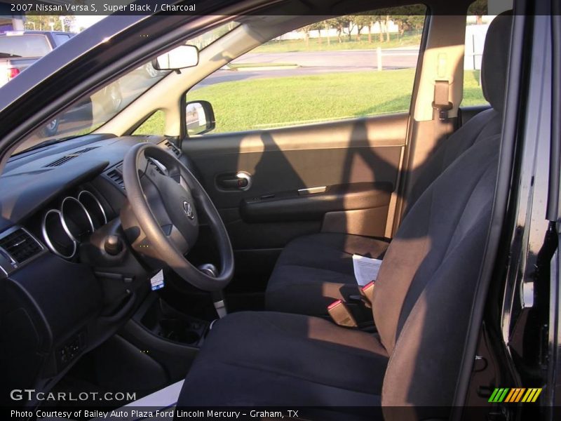 Super Black / Charcoal 2007 Nissan Versa S