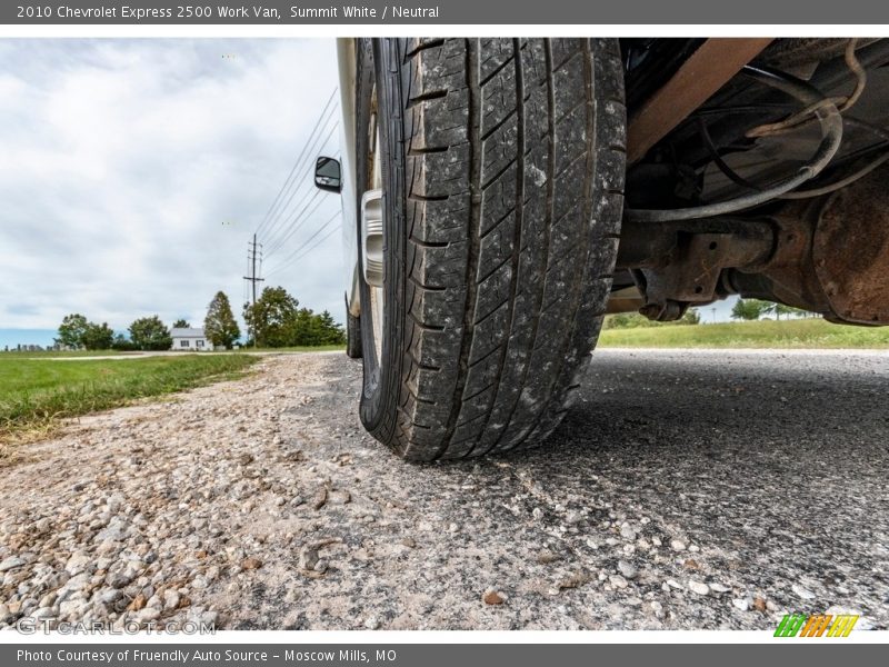 Summit White / Neutral 2010 Chevrolet Express 2500 Work Van