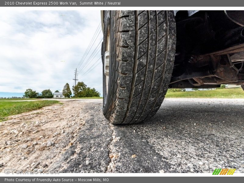 Summit White / Neutral 2010 Chevrolet Express 2500 Work Van