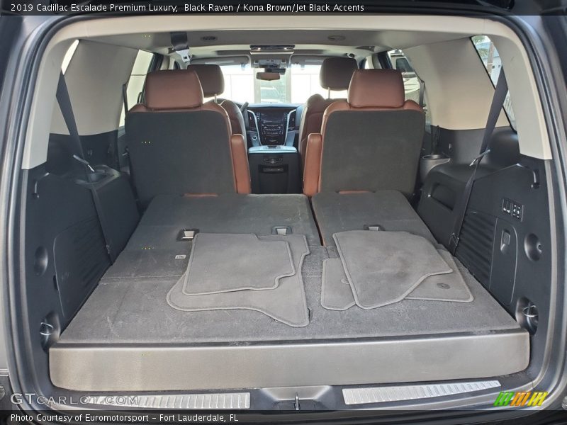  2019 Escalade Premium Luxury Trunk