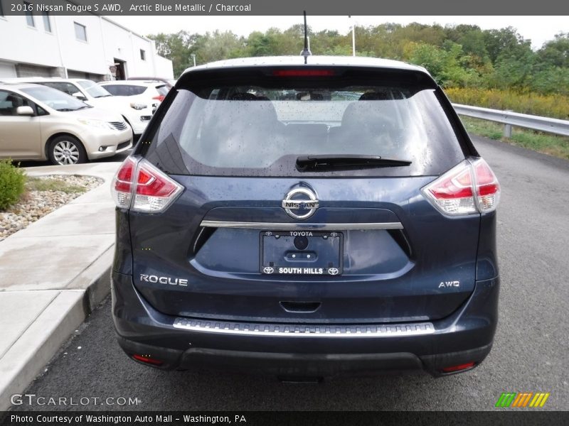 Arctic Blue Metallic / Charcoal 2016 Nissan Rogue S AWD