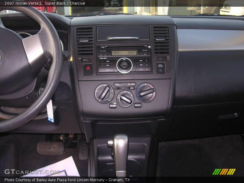 Super Black / Charcoal 2007 Nissan Versa S