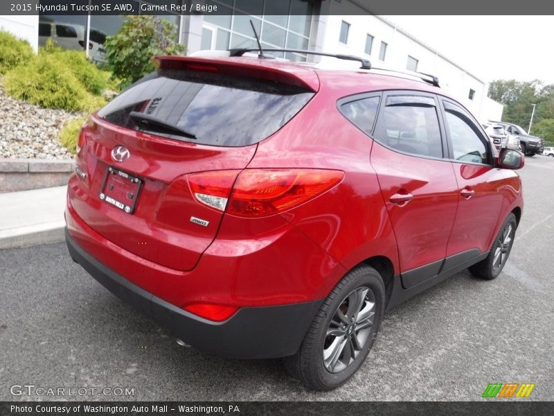Garnet Red / Beige 2015 Hyundai Tucson SE AWD
