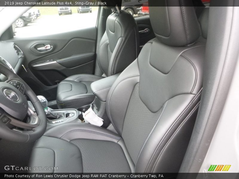 Sting-Gray / Black 2019 Jeep Cherokee Latitude Plus 4x4