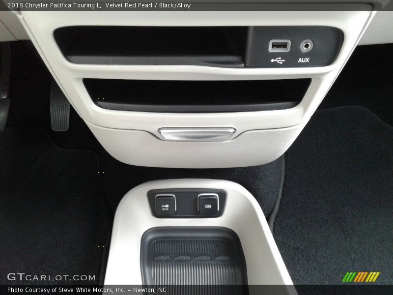 Velvet Red Pearl / Black/Alloy 2018 Chrysler Pacifica Touring L