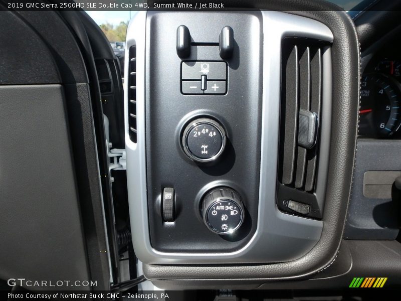 Summit White / Jet Black 2019 GMC Sierra 2500HD SLE Double Cab 4WD