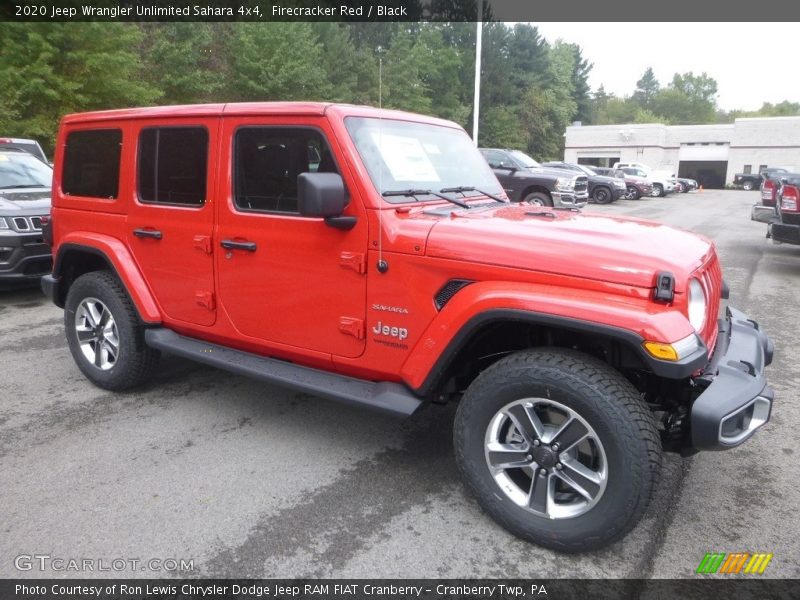 Front 3/4 View of 2020 Wrangler Unlimited Sahara 4x4