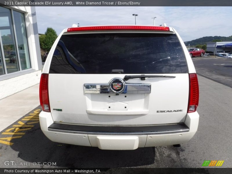 White Diamond Tricoat / Ebony/Ebony 2011 Cadillac Escalade ESV Luxury AWD