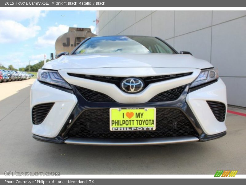 Midnight Black Metallic / Black 2019 Toyota Camry XSE