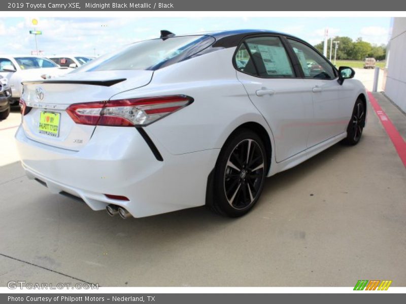 Midnight Black Metallic / Black 2019 Toyota Camry XSE