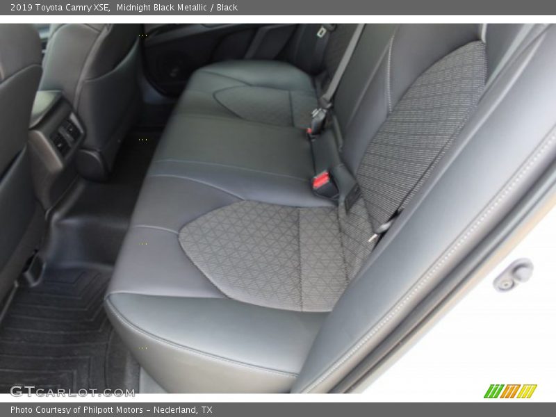 Midnight Black Metallic / Black 2019 Toyota Camry XSE