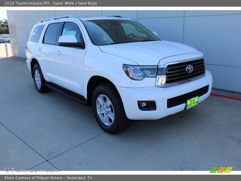 Front 3/4 View of 2019 Sequoia SR5