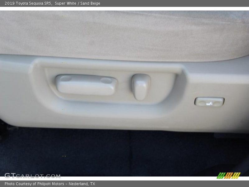 Super White / Sand Beige 2019 Toyota Sequoia SR5