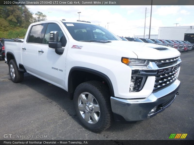 Front 3/4 View of 2020 Silverado 2500HD LTZ Crew Cab 4x4