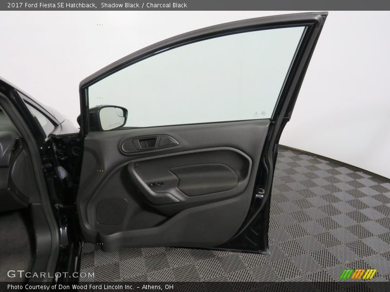 Shadow Black / Charcoal Black 2017 Ford Fiesta SE Hatchback