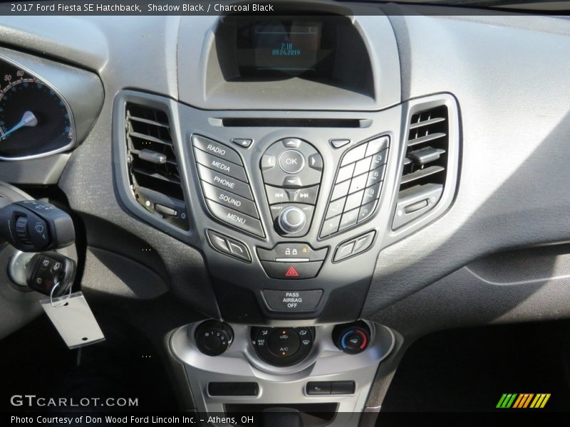 Shadow Black / Charcoal Black 2017 Ford Fiesta SE Hatchback