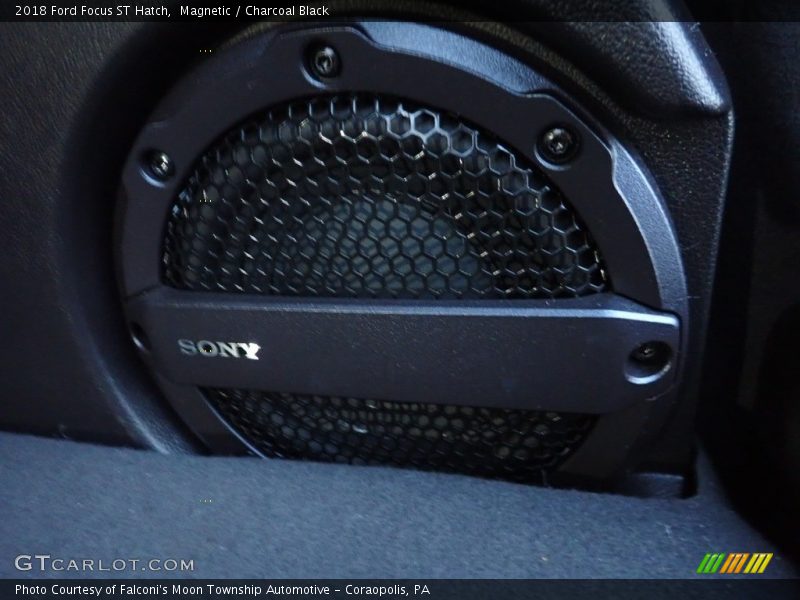 Magnetic / Charcoal Black 2018 Ford Focus ST Hatch